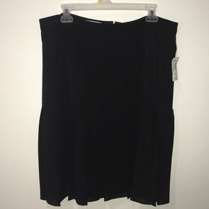 High waisted black pleated skirt